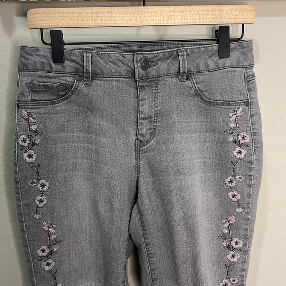 D. Jeans Embroidered Floral Jeans Gray Ankle Embroidery Cropped Boho Cottagecore - Picture 3 of 12